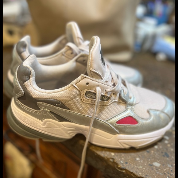 ADIDAS FALCON ORCHID💕Size 7.5 Excellent Condition close to new ! - Picture 9 of 15